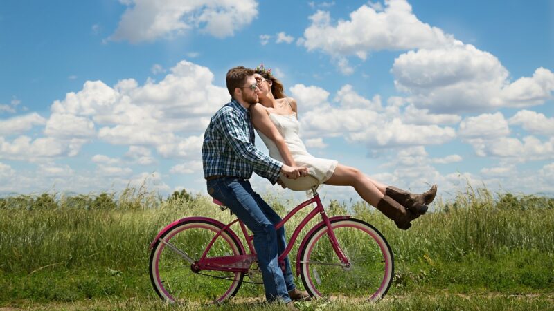 L’amore è cieco? Una riflessione su un proverbio senza tempo